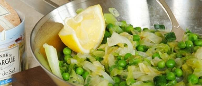 Рецепт: Салаты с зеленым горошком Салатик с зеленым горошком простой